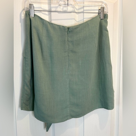 💦”Blue Rain” NWT Elegant Sage Green Wrap Detail Zip Back Mini Skirt💧 - Picture 6 of 11